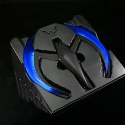 NECA Batman Beyond - Prop Replica - Batarang (Blue With Lights) FIGURES